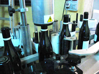 bottle labeling machine